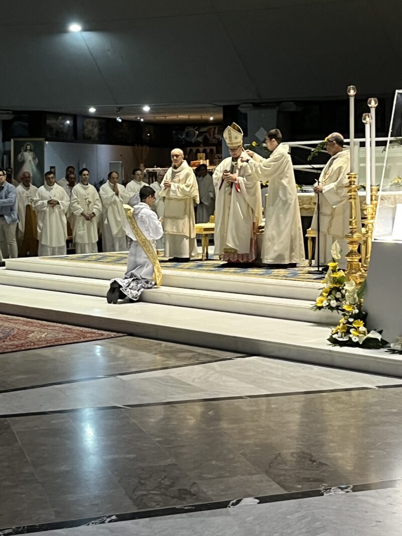 Un segno luminoso di pace alla festa per Papa Giovanni